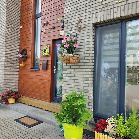 Geltoni apartamentai Palanga Esterno foto