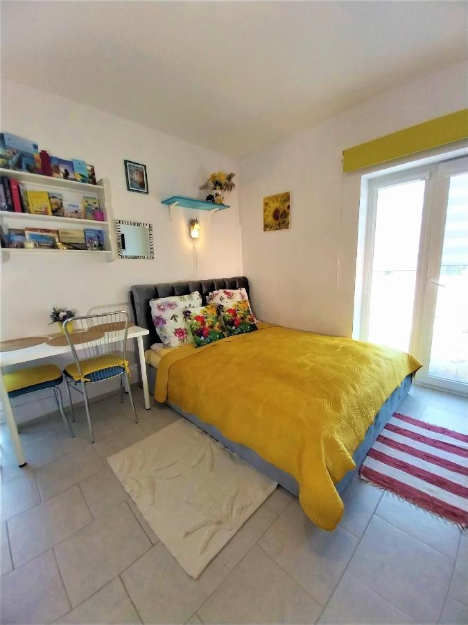 Geltoni apartamentai Palanga Esterno foto
